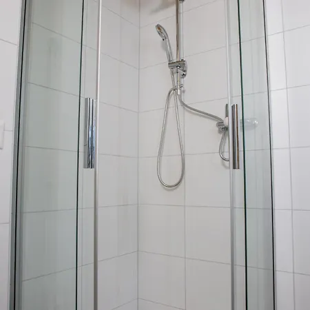 Beautiful Old Style 8 -12 Person With A Modern Extension * לה צומאז