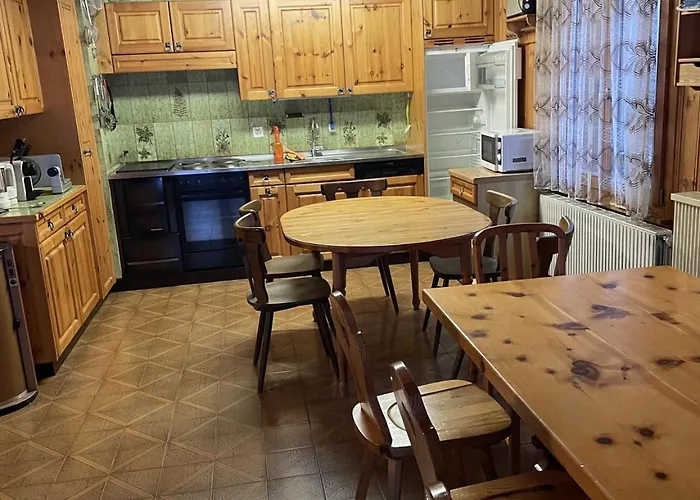 Dağ evi Beautiful Old Style 8 -12 Person With A Modern Extension La Tzoumaz