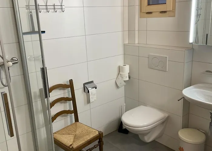 Beautiful Old Style 8 -12 Person With A Modern Extension *