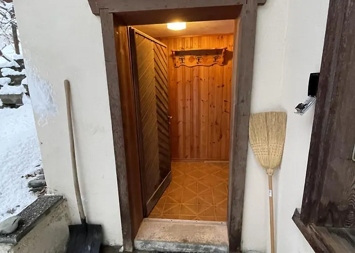Beautiful Old Style 8 -12 Person With A Modern Extension Шале *