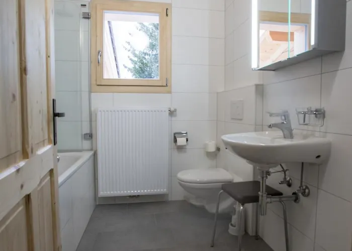 Beautiful Old Style 8 -12 Person With A Modern Extension Шале *