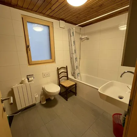 Beautiful Old Style 8 -12 Person With A Modern Extension * 拉茨欧马兹